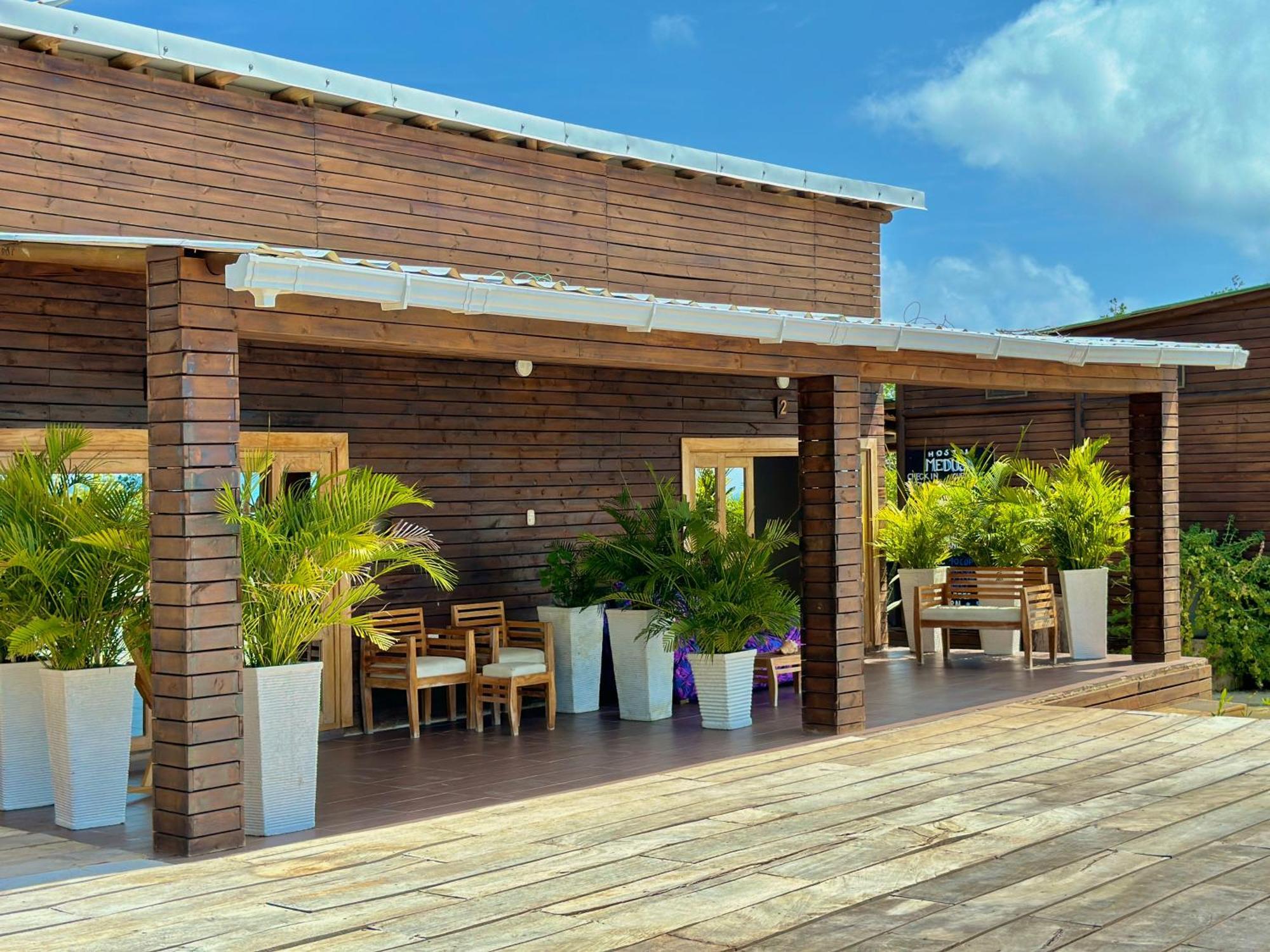 Medusa Hostel Isla Tintipan Tintipan Island Exterior foto